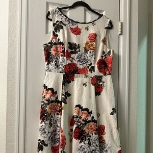 Size 16 Adrianna Papel floral dress